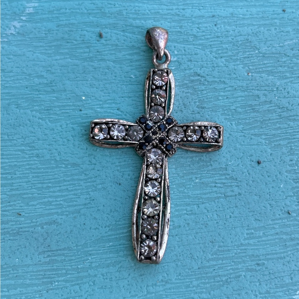 Vintage-Inspired Rhinestone Cross Pendant – Silver Tone with Clear & Dark Stones